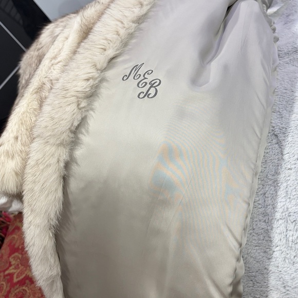 Blue Fox fur coat in good condition - Picture 14 of 15